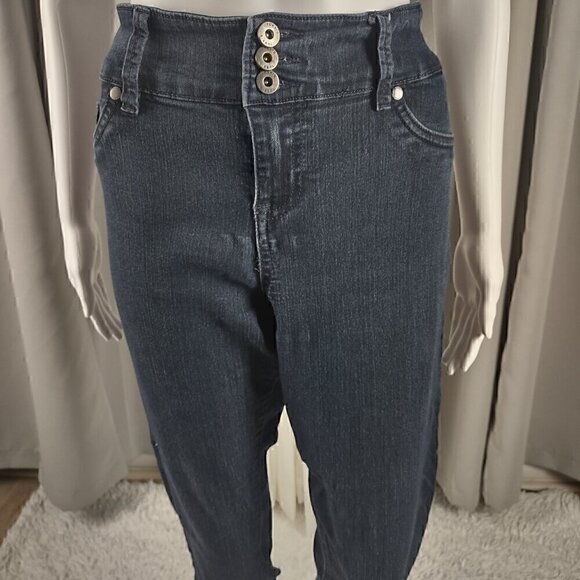 Torrid Womens Cotton Blend Blue Denim Jeans Size 14S - Picture 2 of 11